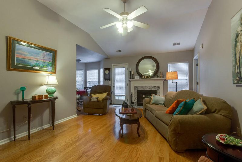 840 Bent Hickory Rd, Charleston, SC 29414