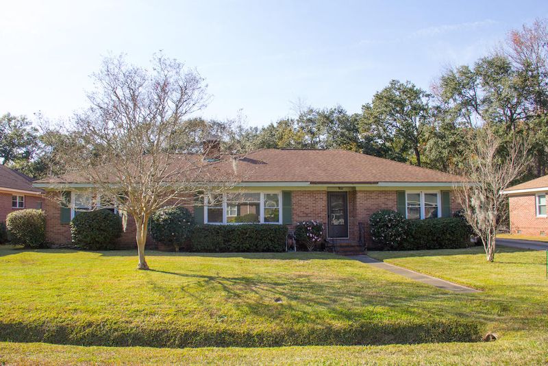 345 Canterbury Rd, Charleston, SC 29407