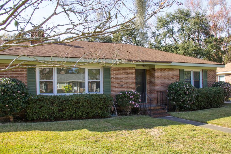 345 Canterbury Rd, Charleston, SC 29407
