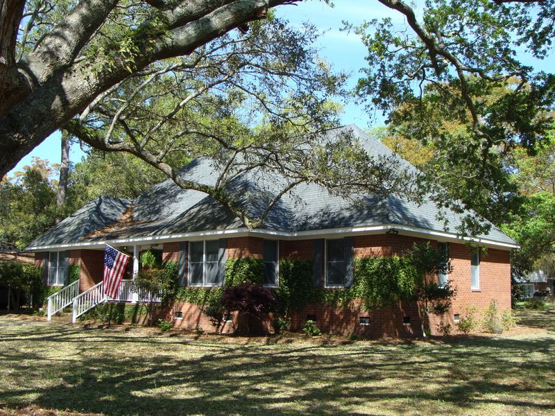 1045 Cliffwood Dr, Mount Pleasant, SC 29464