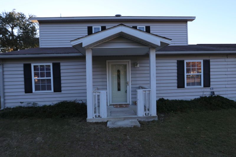 600 Hildebrand Dr, Bonneau, SC 29431