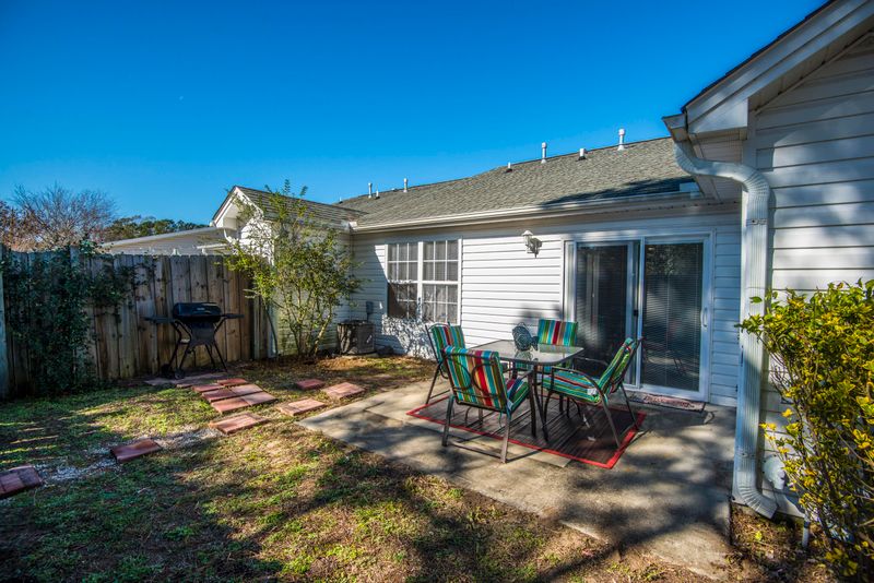 1215 Apex Ln, Charleston, SC 29412