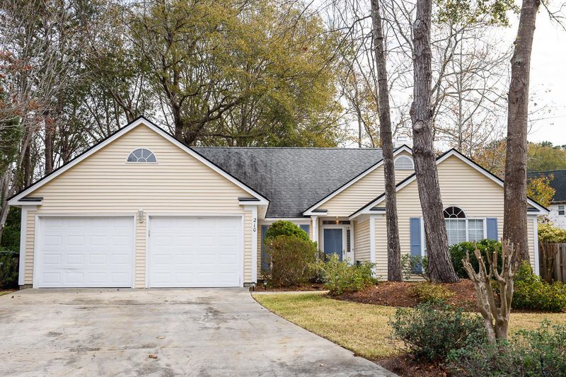 210 Candleberry Cir, Goose Creek, SC 29445