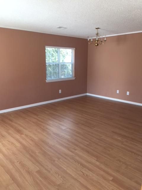 11 Creek Bend Dr, Summerville, SC 29485