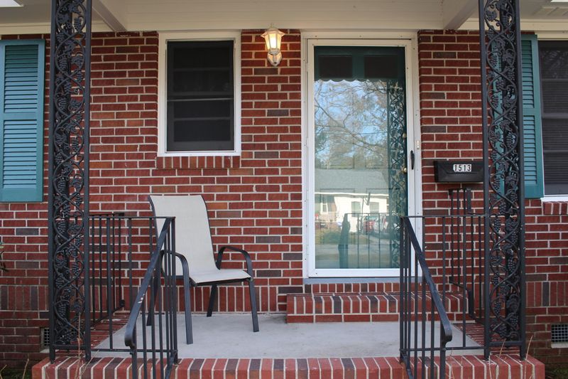1513 Birthright St, Charleston, SC 29407