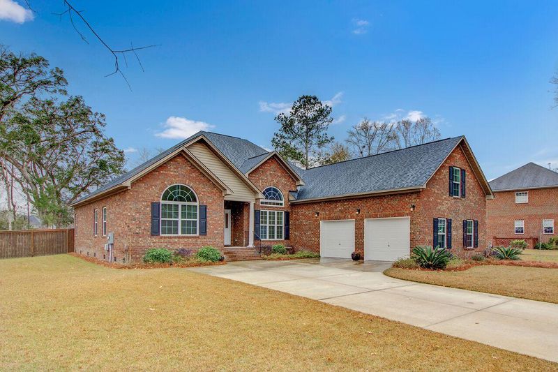5517 Sageborough Dr, North Charleston, SC 29420