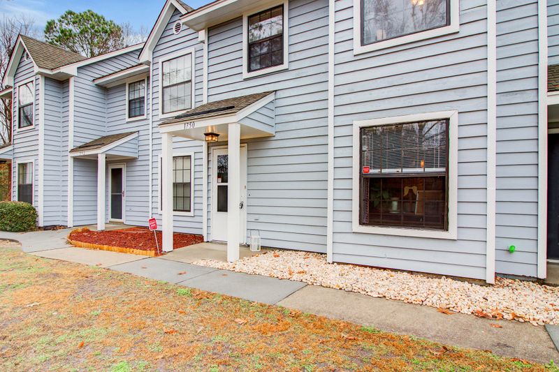 1750 Deer Pa, Mount Pleasant, SC 29464