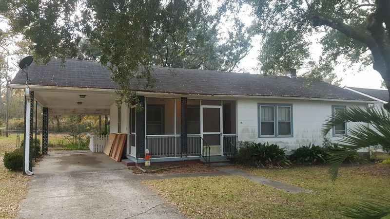 5913 Maple St, Hanahan, SC 29406