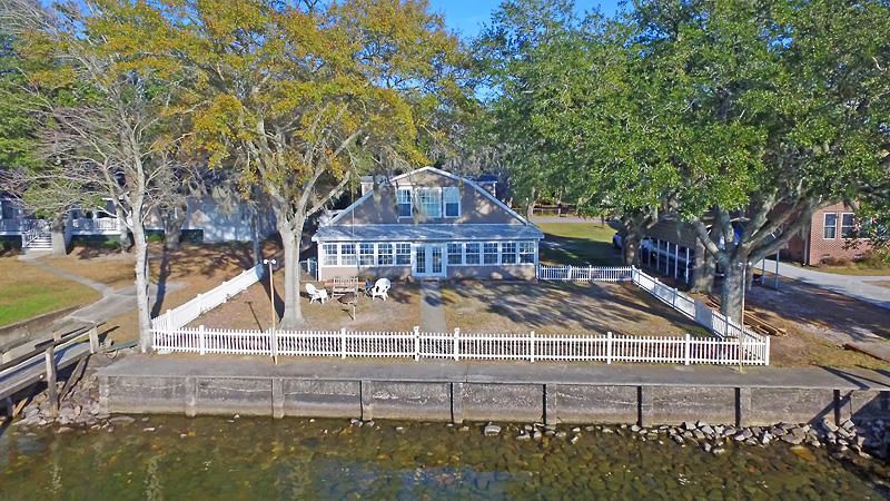 612 Hildebrand Dr, Bonneau, SC 29431