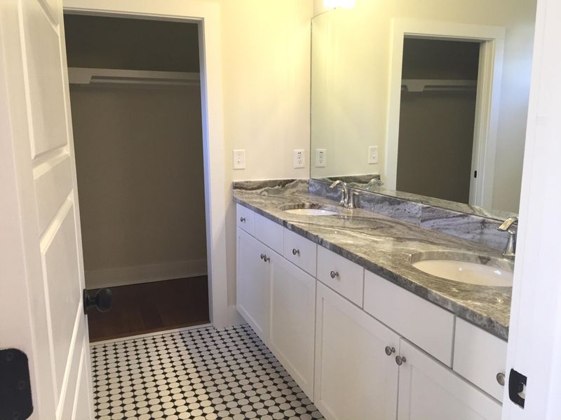 25 Sheppard St, Charleston, SC 29403