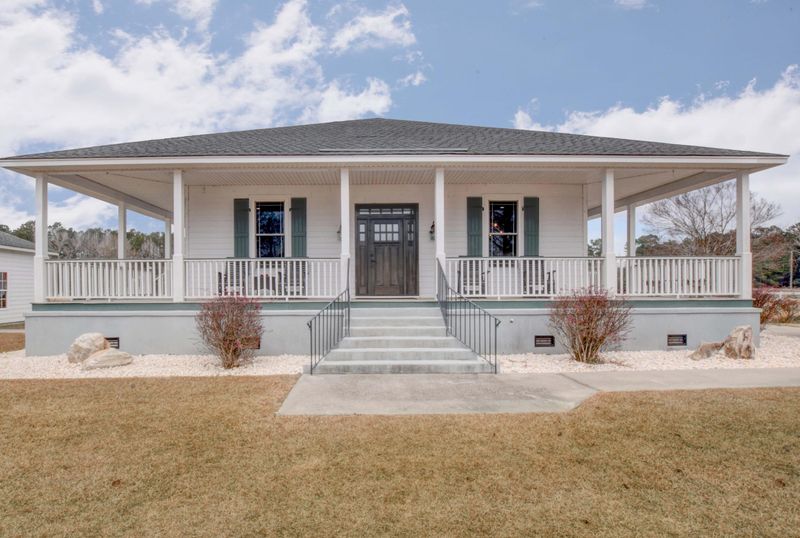 211 School St, Ridgeville, SC 29472