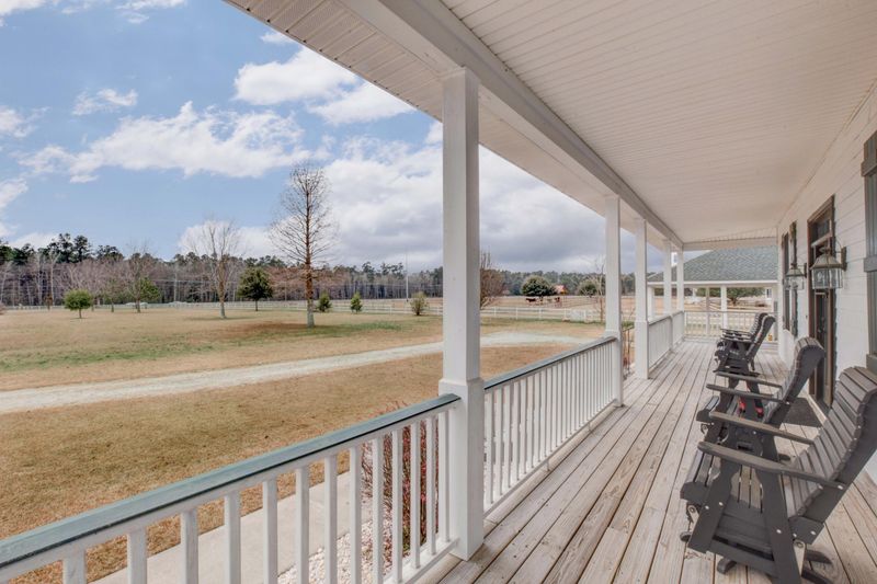 211 School St, Ridgeville, SC 29472