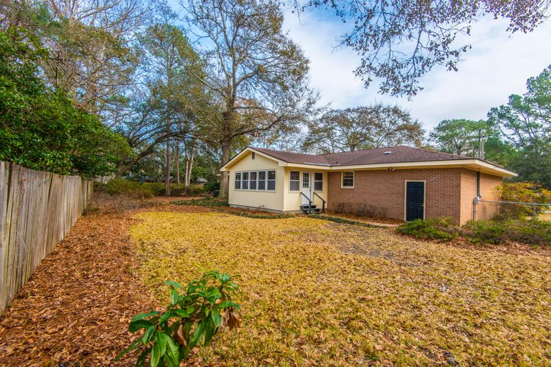 1402 Birthright St, Charleston, SC 29407