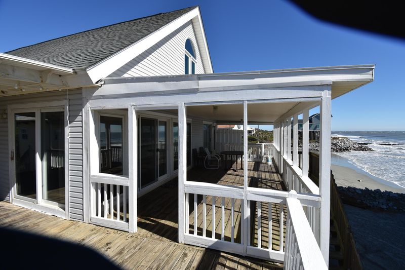 1709 E Ashley Ave, Folly Beach, SC 29439