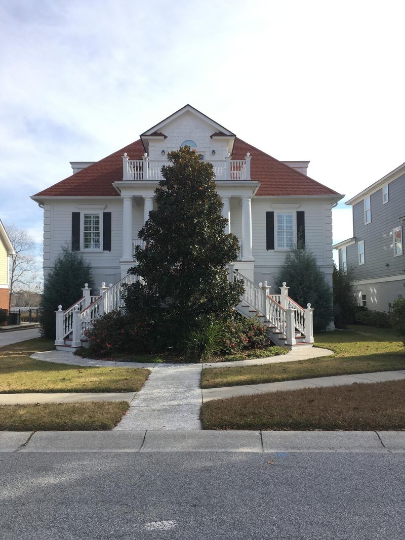1749 Indigo Island Dr, Hanahan, SC 29410