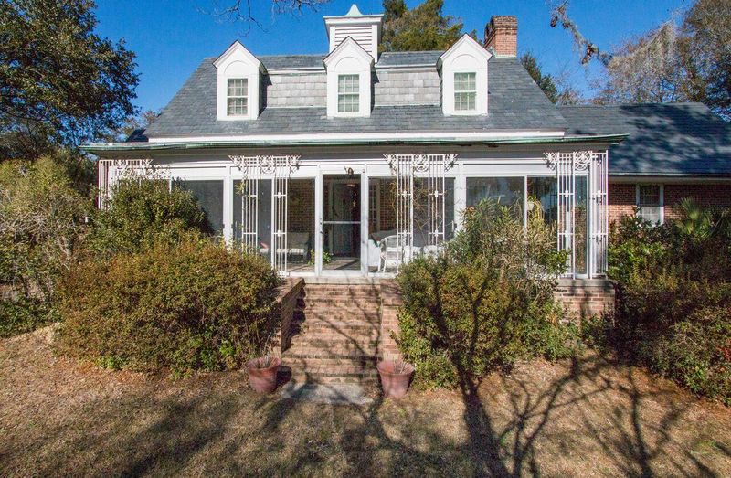 111 Folly Rd Blvd, Charleston, SC 29407