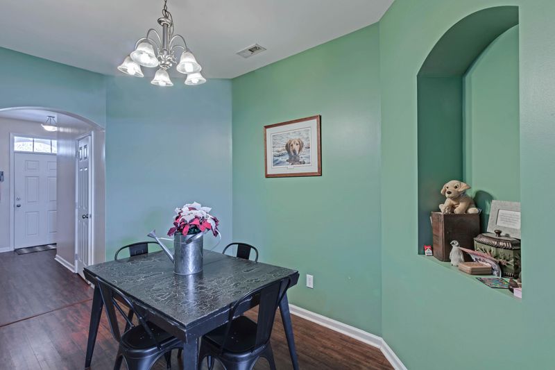 122 Lamplighter Ln, Summerville, SC 29483