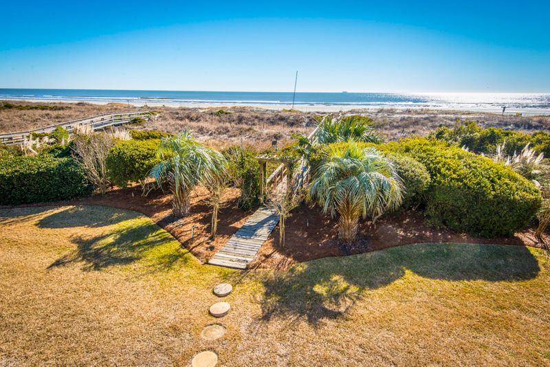 2 42nd Ave, Isle Of Palms, SC 29451