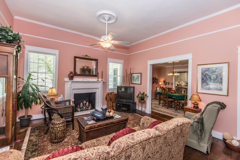 218 W Richland St, Summerville, SC 29483