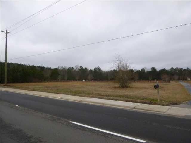 2025 S S Live Oak Dr, Moncks Corner, SC 29461
