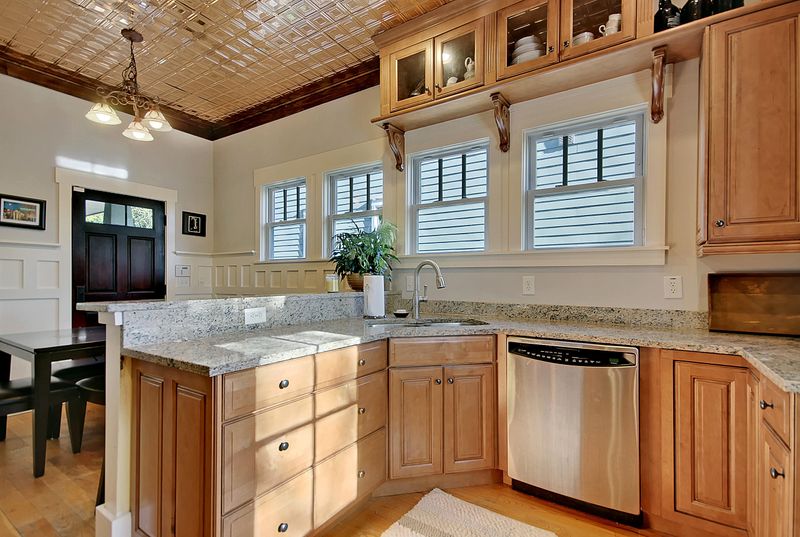 184 Mary Ellen Dr, Charleston, SC 29403