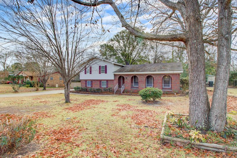 107 Saint James Blvd, Goose Creek, SC 29445
