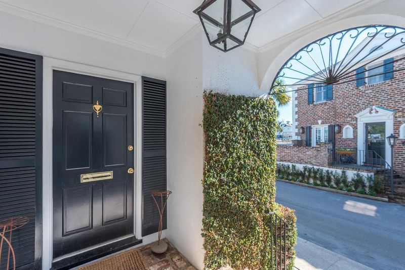 2 E Elliott St #1, Charleston, SC 29401