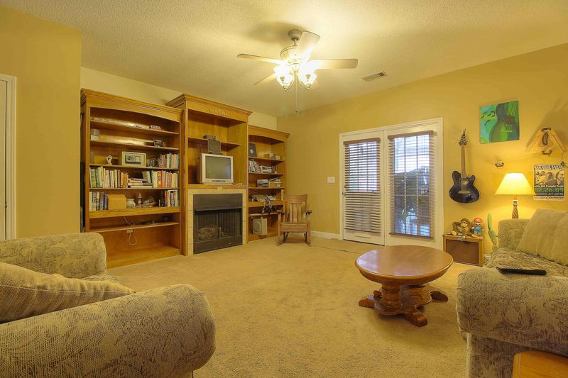 4544 Great Oak Dr, North Charleston, SC 29418