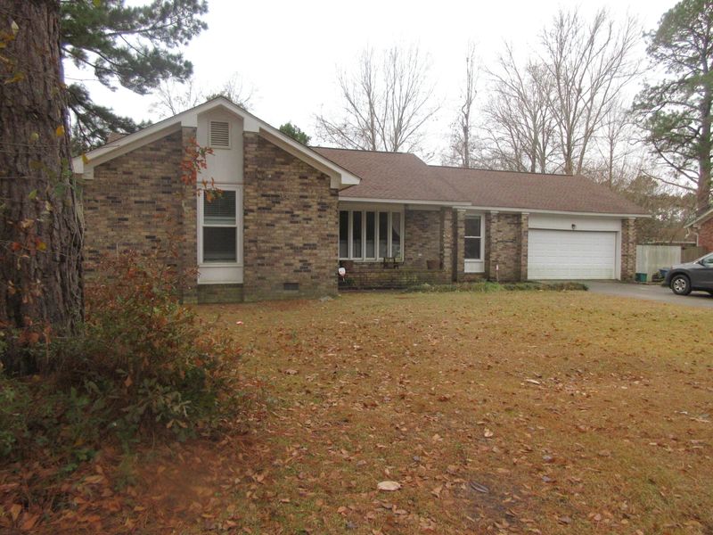 106 Sandtrap Rd, Summerville, SC 29483