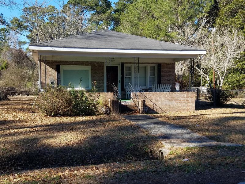 1526 River Rd, Mcclellanville, SC 29458