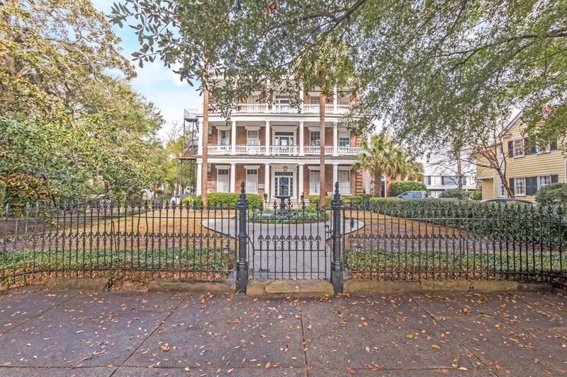 12 Bee St #12-D, Charleston, SC 29403