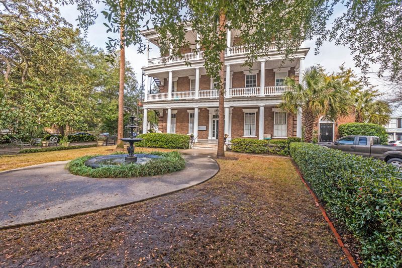 12 Bee St #12-D, Charleston, SC 29403