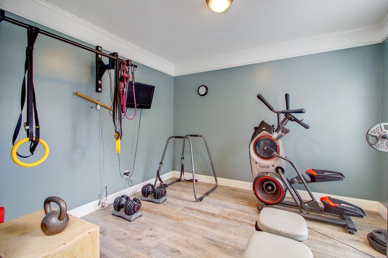 1351 Center Lake Dr, Mount Pleasant, SC 29464