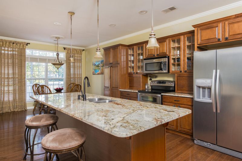 127 Brogun Ln, Charleston, SC 29414