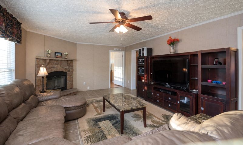 130 Nonabel St, Summerville, SC 29483