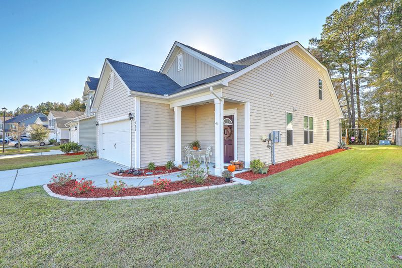 285 Oglethorpe Cir, Moncks Corner, SC 29461
