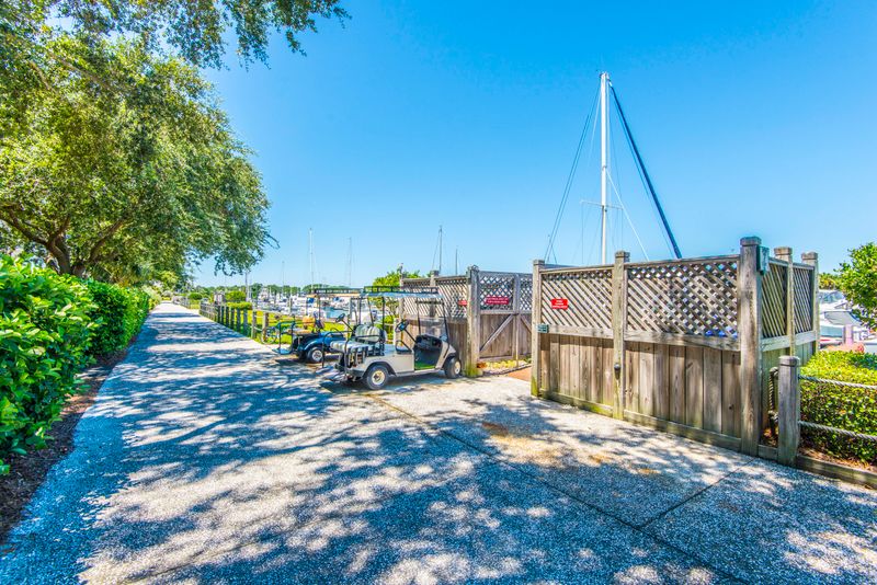 404 Yacht Harbor Ct, Isle Of Palms, SC 29451