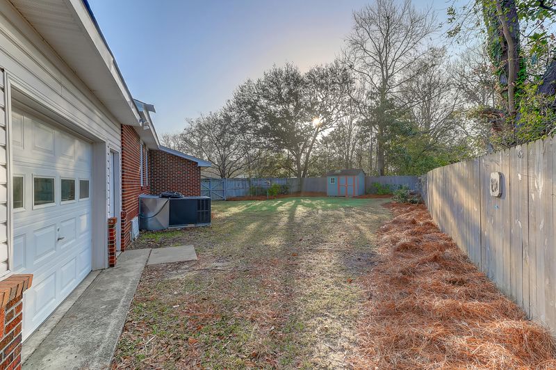 1427 Hartford Cir, North Charleston, SC 29405