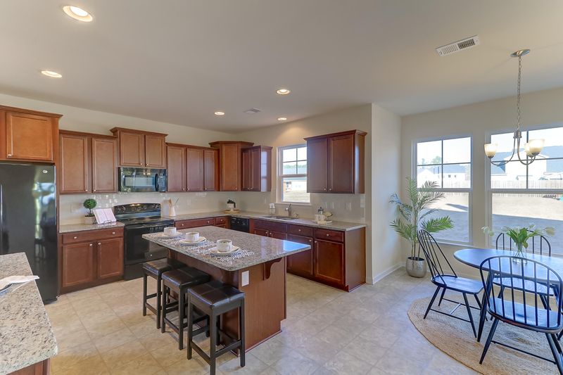 2129 Pimlico Dr, Ridgeville, SC 29472