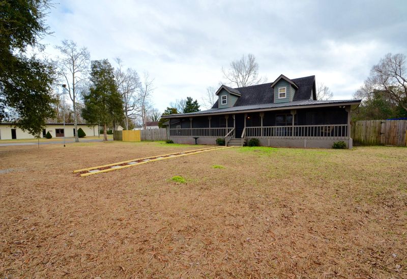 145 Black Oak Rd, Bonneau, SC 29431
