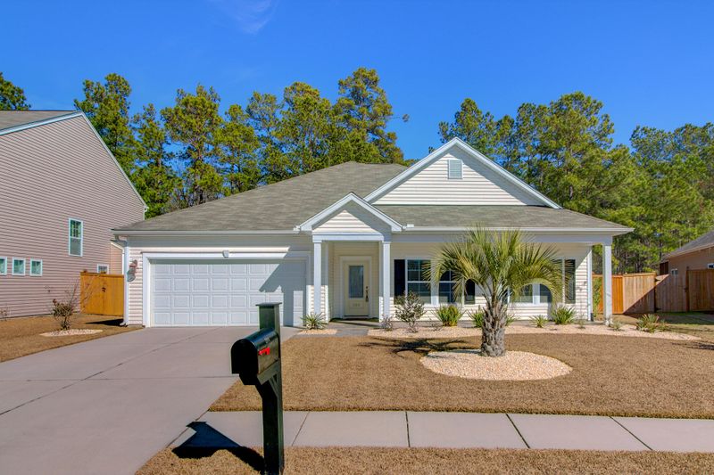 206 Pagoda Tree Dr, Goose Creek, SC 29445