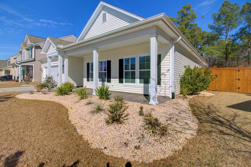206 Pagoda Tree Dr, Goose Creek, SC 29445