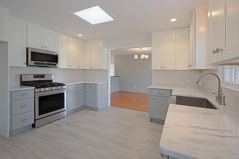 24 Shrewsbury Rd, Charleston, SC 29407