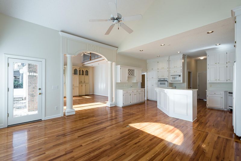 1585 Spinnaker Ln, Charleston, SC 29407