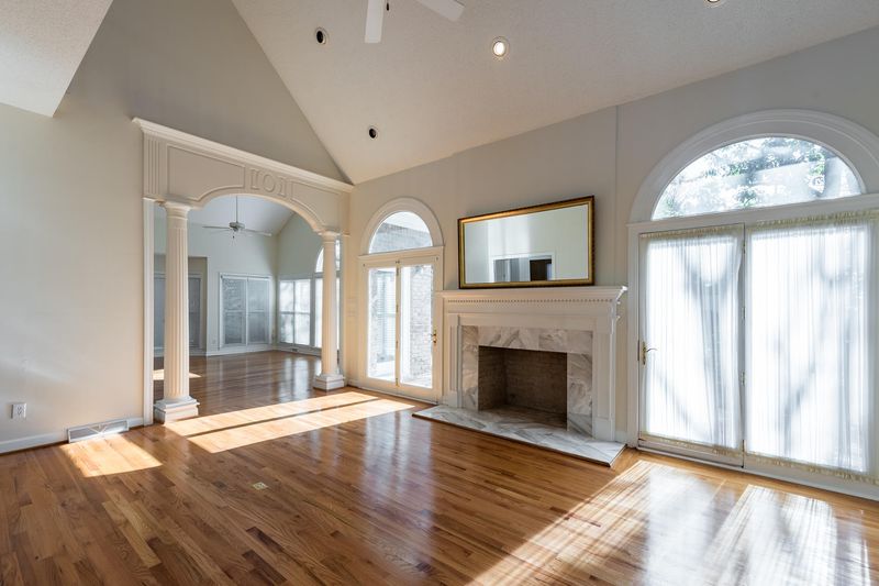 1585 Spinnaker Ln, Charleston, SC 29407