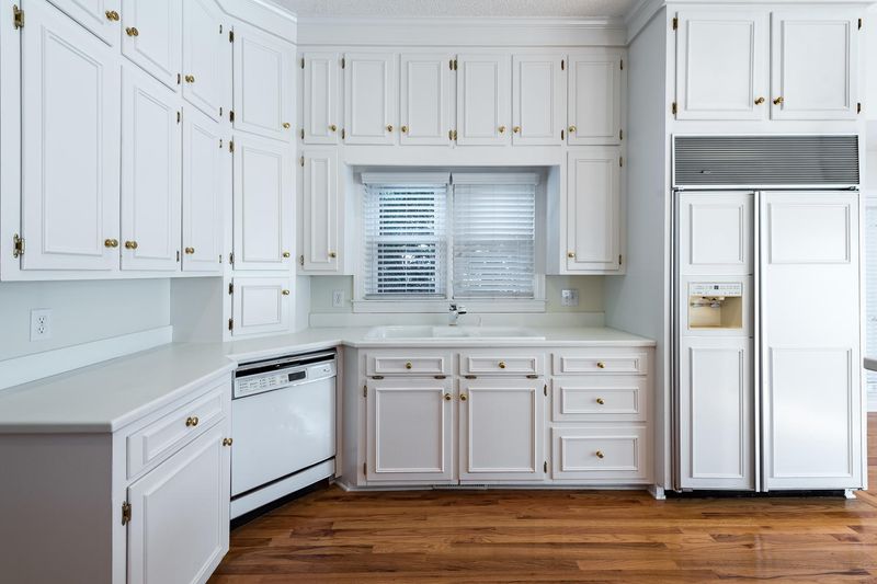 1585 Spinnaker Ln, Charleston, SC 29407