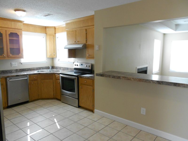 319 Houston Dr, Ladson, SC 29456