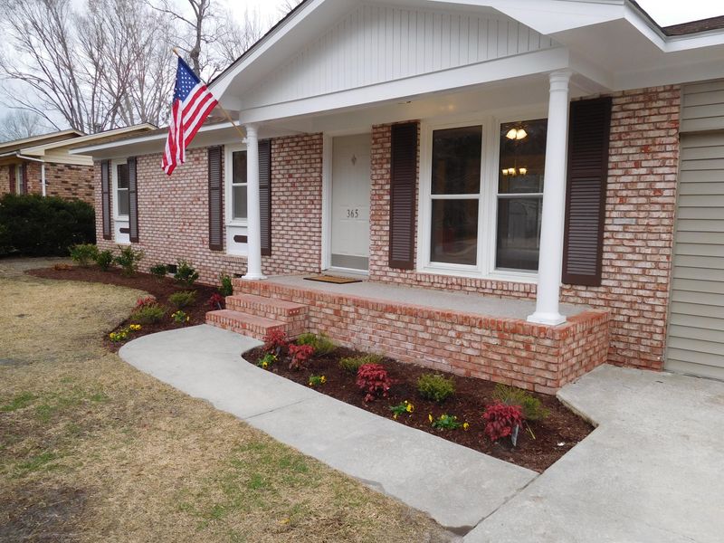 365 Holly Ave, Goose Creek, SC 29445