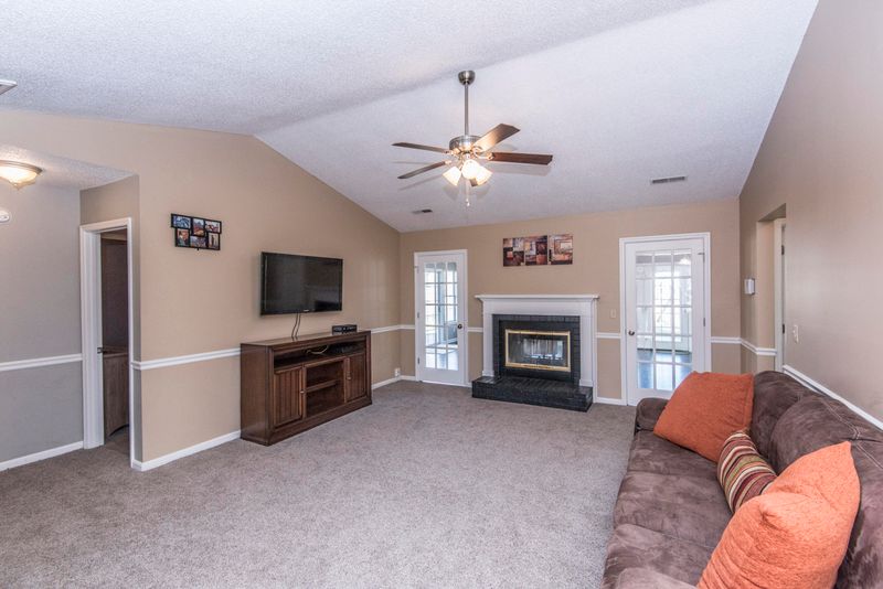 4176 Mill Creek Dr, North Charleston, SC 29420