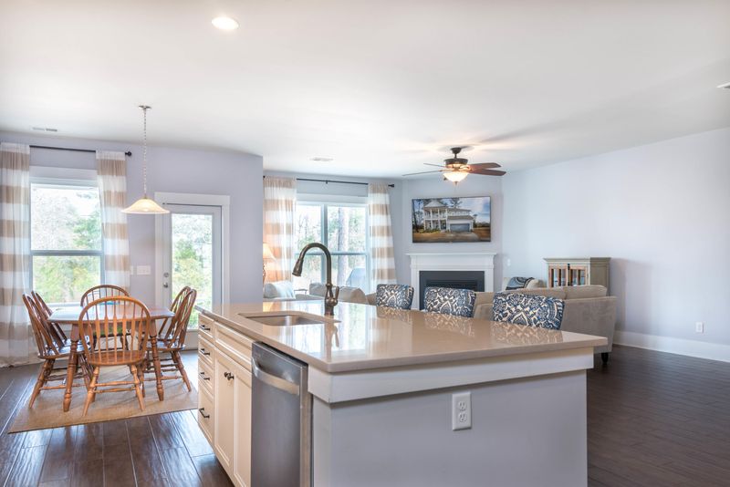 1118 Bright Ct, Charleston, SC 29412